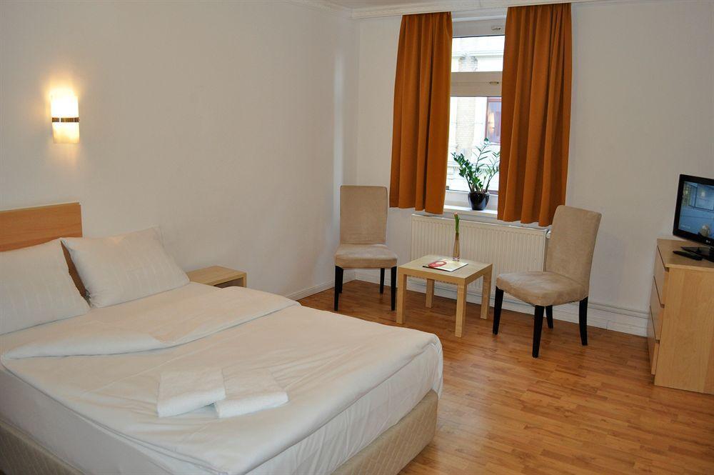 Hotel Budapester Hof Hamburg Exterior photo